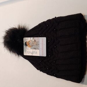 NEW Trulfit Travel School Vacation In Black Knit Pom-Pom Beanie Hat  BPD P